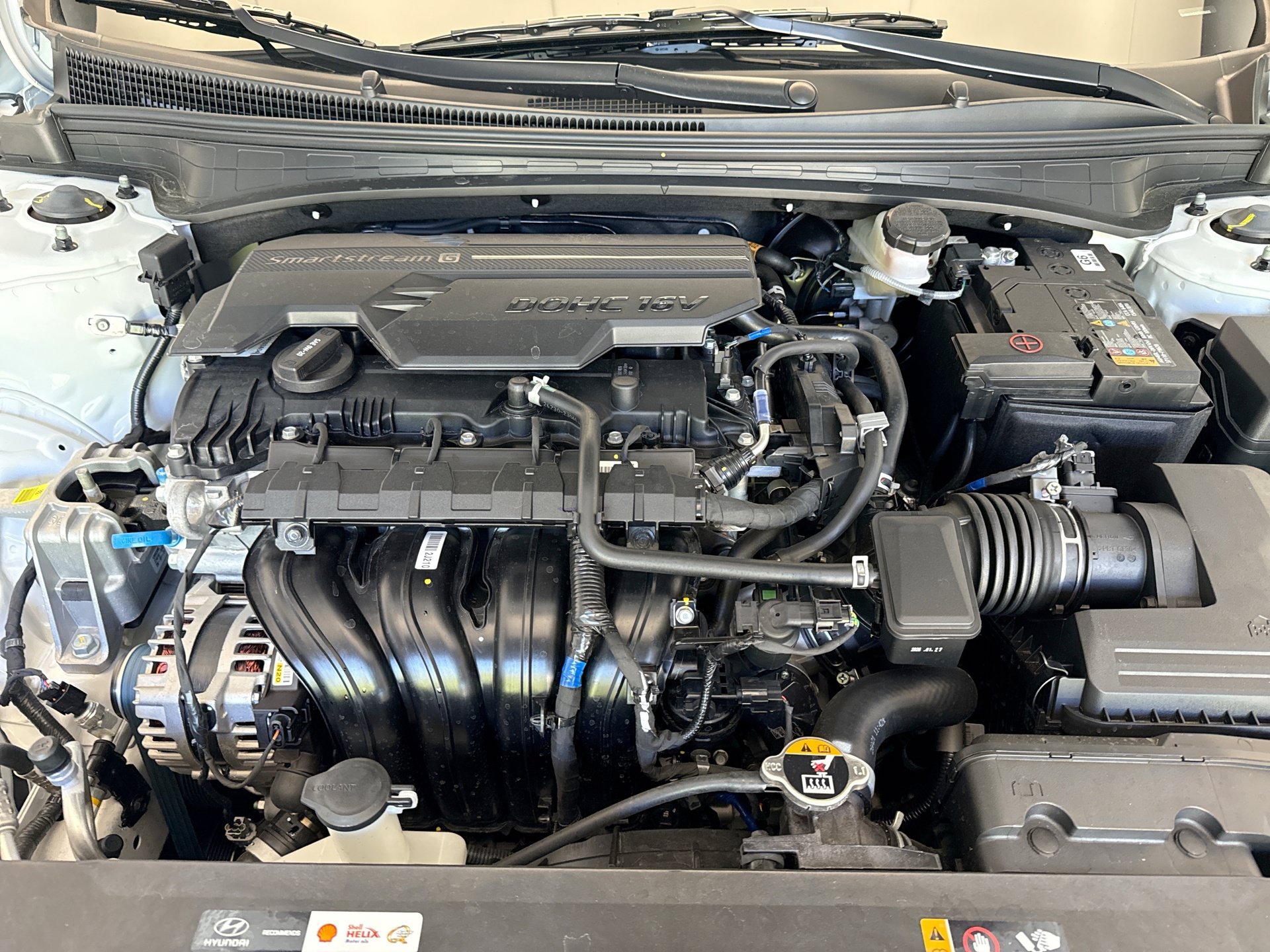 Used 2026 Hyundai Elantra Limited FWD image 23
