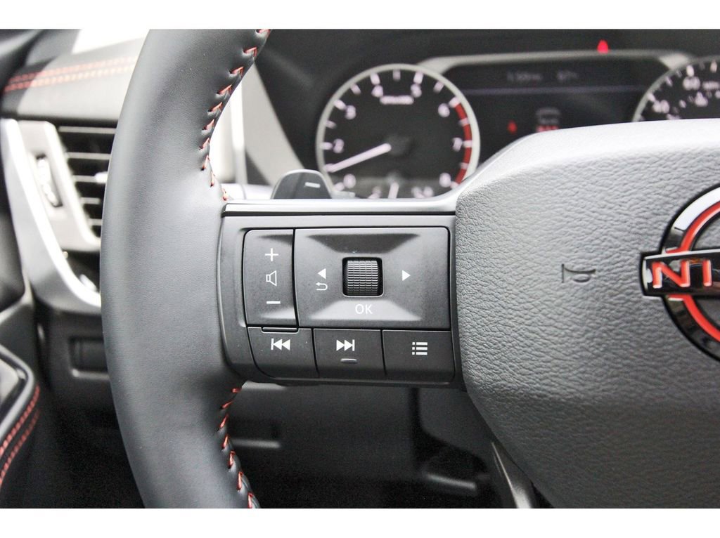 Used 2025 Nissan Rogue SV image 19