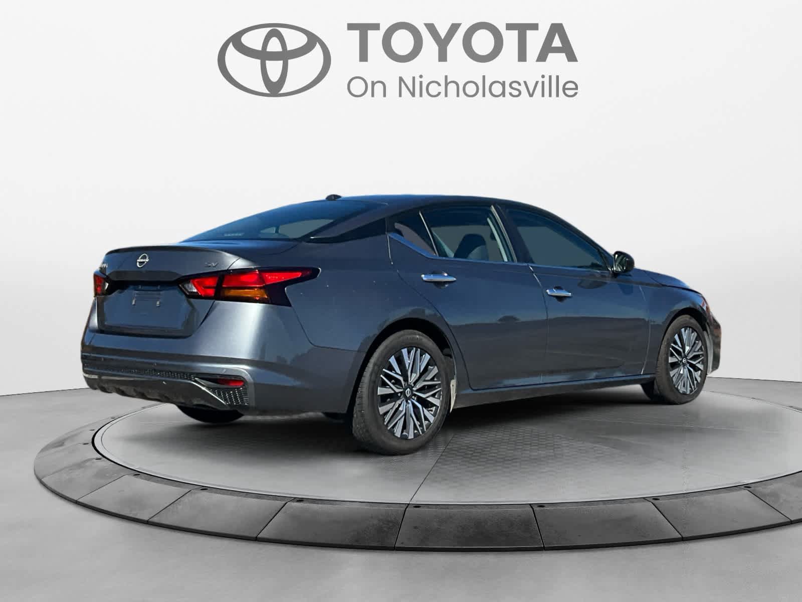 Used 2024 Nissan Altima 2.5 SV FWD image 5