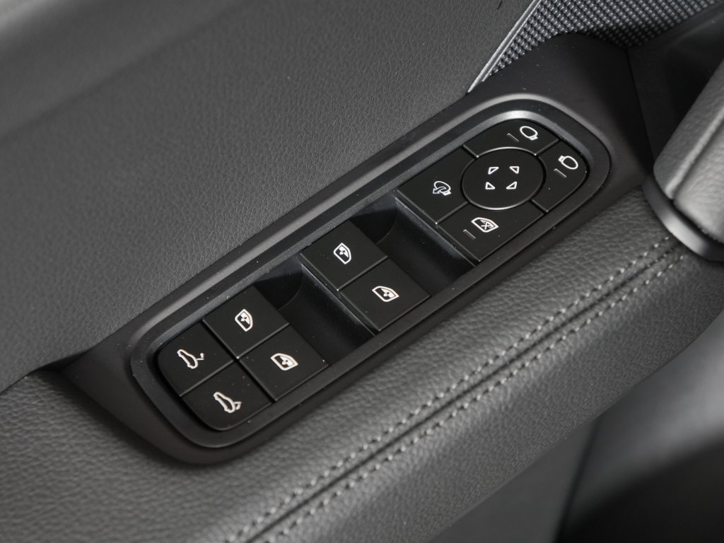 New 2026 Porsche Cayenne S AWD/4WD image 17