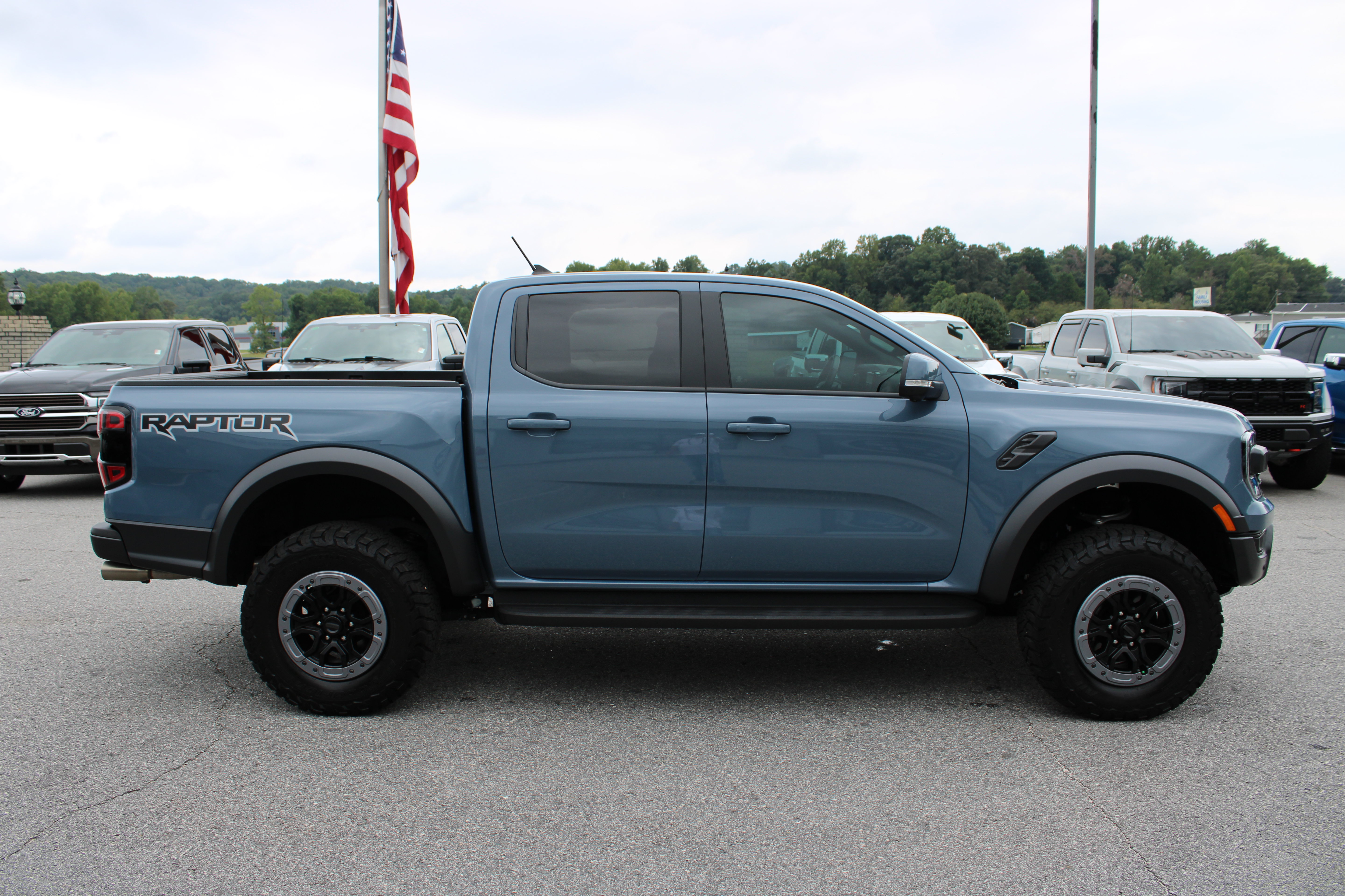 Used 2025 Ford Ranger Raptor AWD/4WD image 5