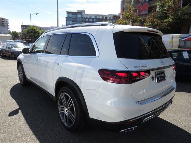 Used 2025 Mercedes-Benz GLS 450 4MATIC image 2