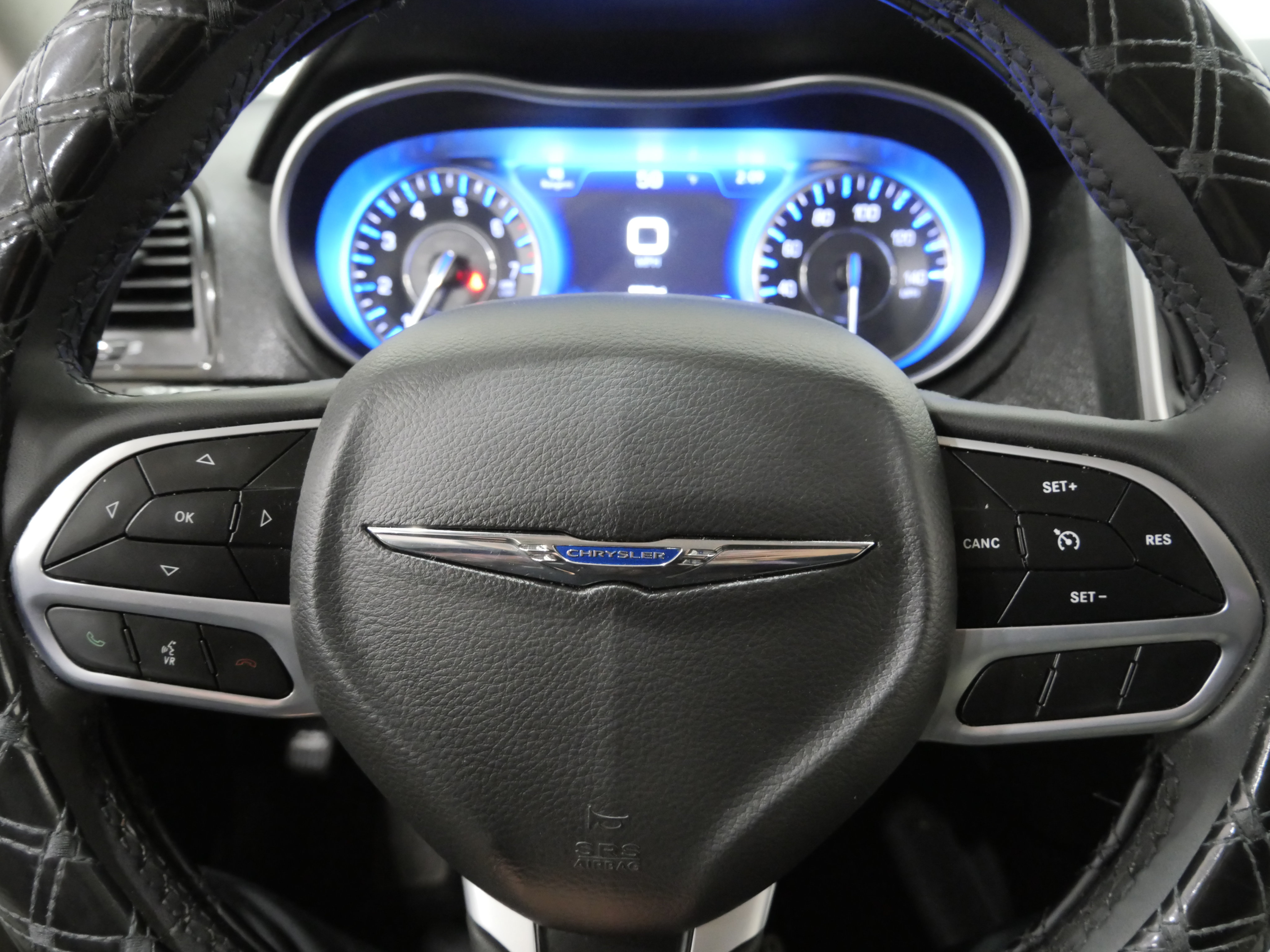 Used 2023 Chrysler 300 Touring RWD image 13