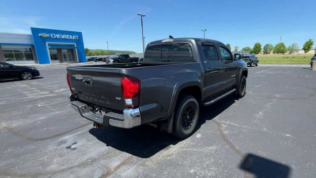 Used 2019 Toyota Tacoma SR5 AWD/4WD image 8