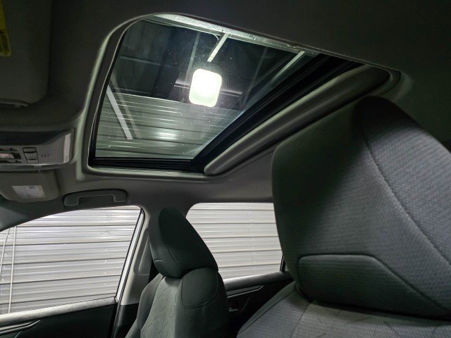 Used 2020 Toyota RAV4 XLE w/ Convenience Package AWD/4WD image 14