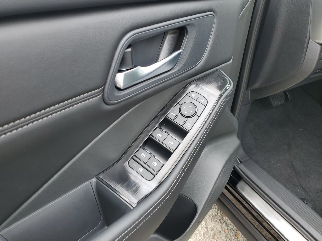 New 2026 Nissan Rogue Dark Armor FWD image 17
