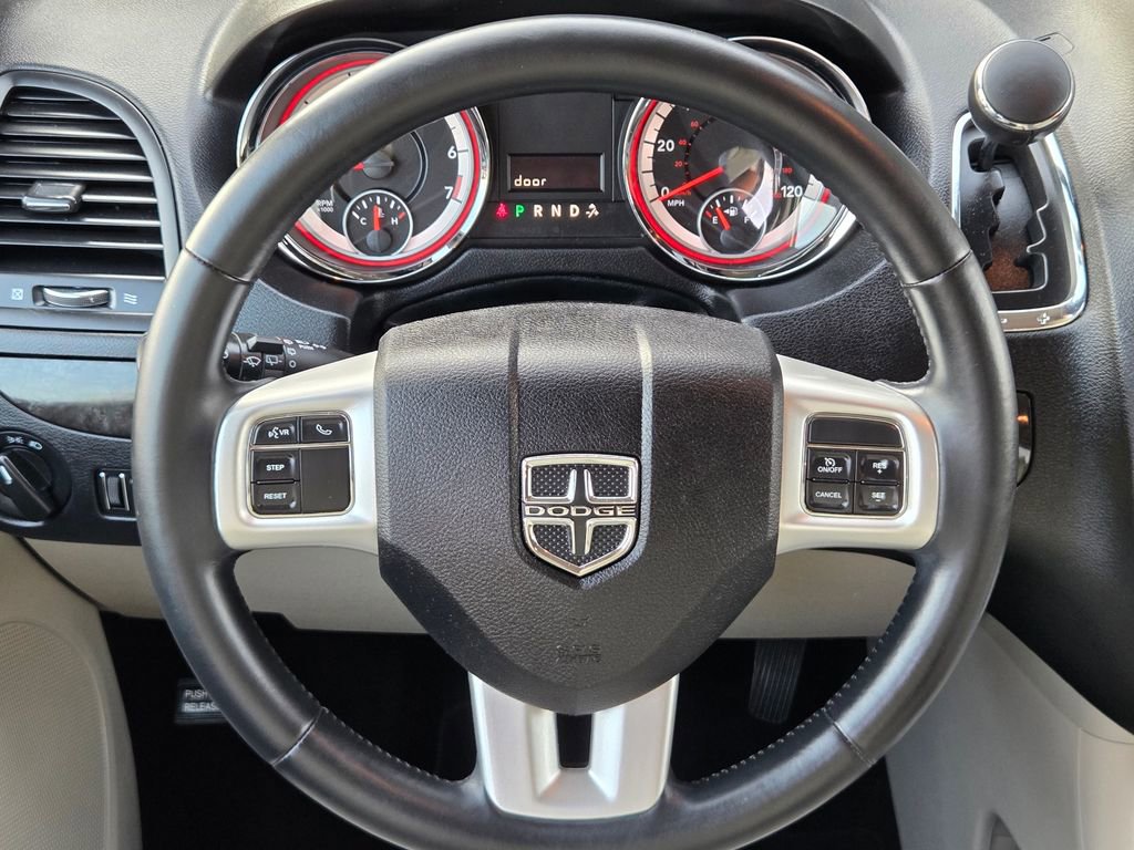 Used 2015 Dodge Grand Caravan SXT w/ UConnect Hands-Free Group image 17