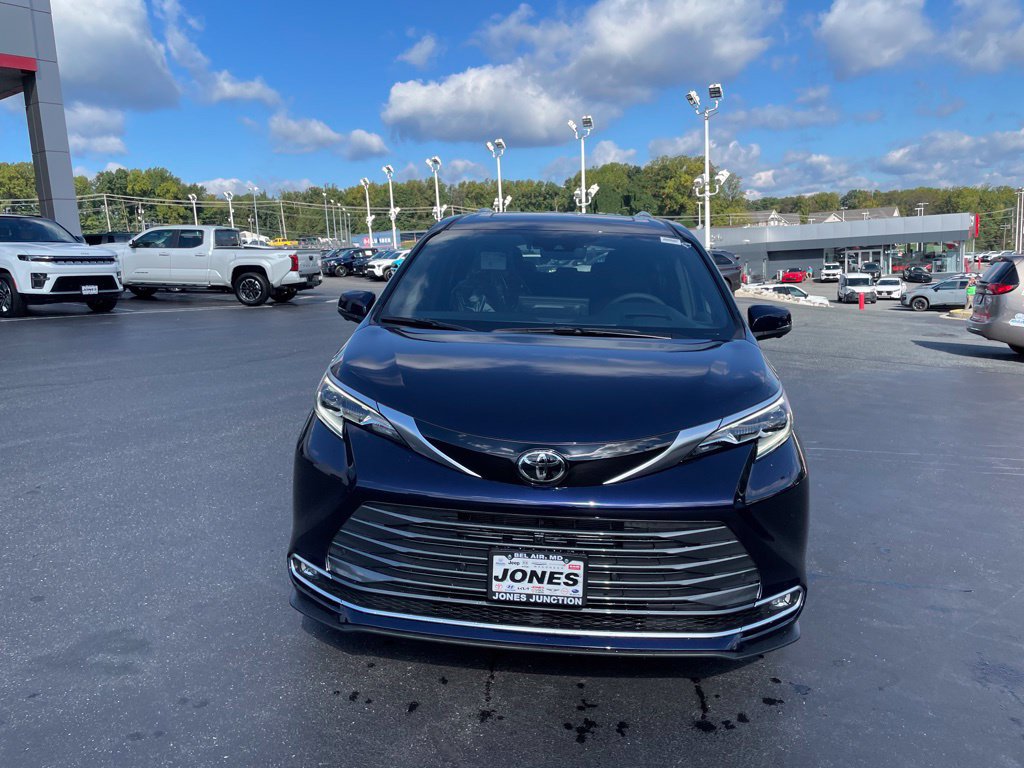 New 2026 Toyota Sienna Platinum AWD/4WD image 3