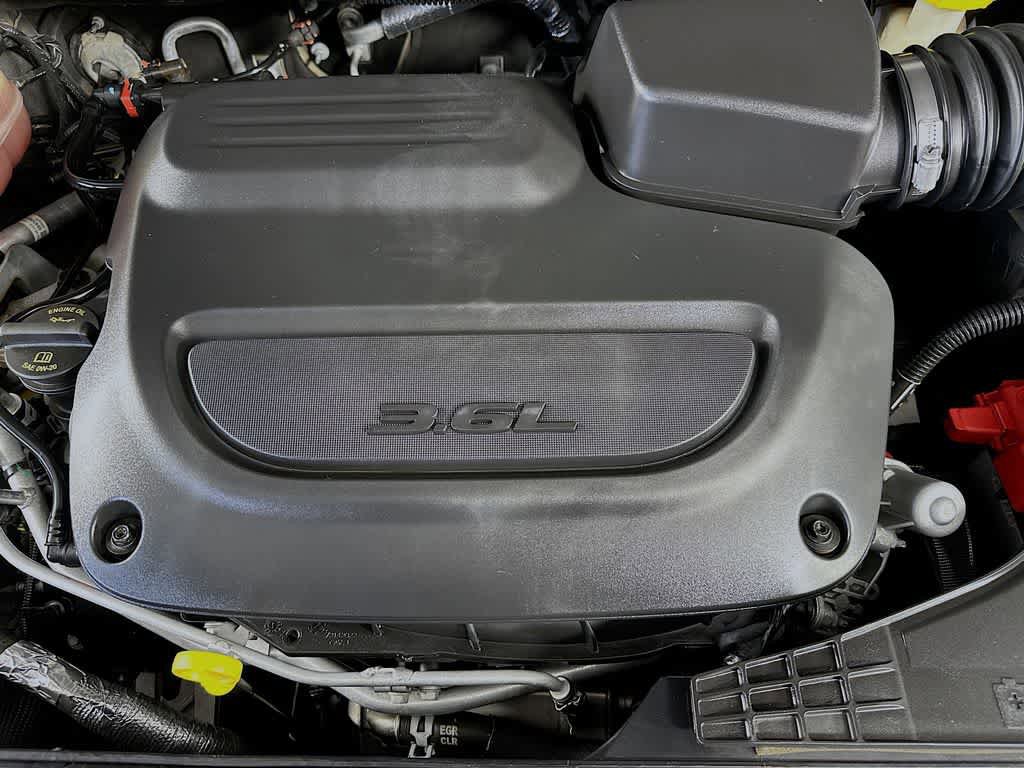 Used 2021 Chrysler Pacifica Touring w/ S Appearance Package FWD image 9