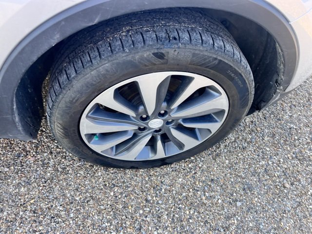 Used 2022 Buick Encore Preferred w/ Safety Package image 15