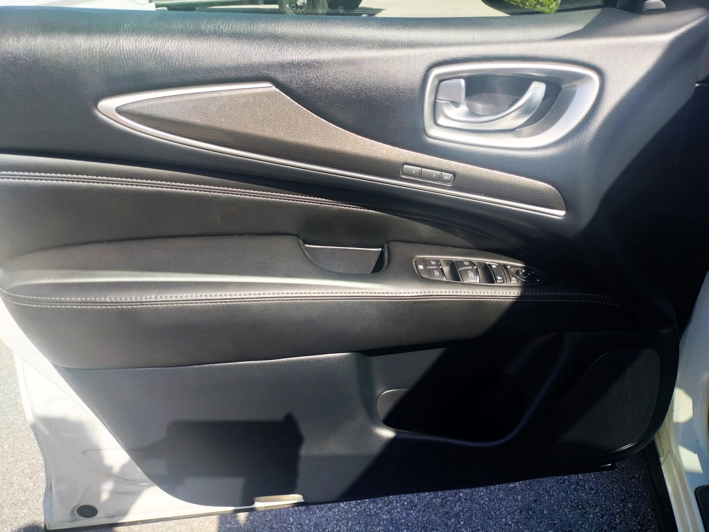 Used 2019 INFINITI QX60 Luxe w/ Essential Package image 11