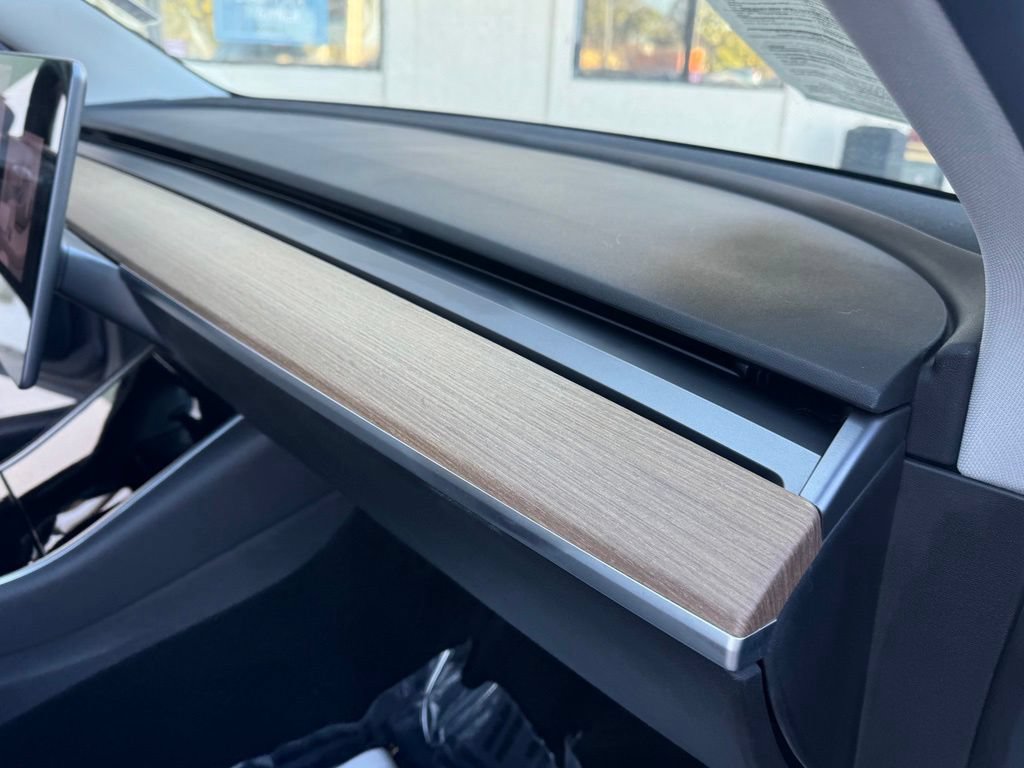 Used 2018 Tesla Model 3 Mid Range RWD image 18