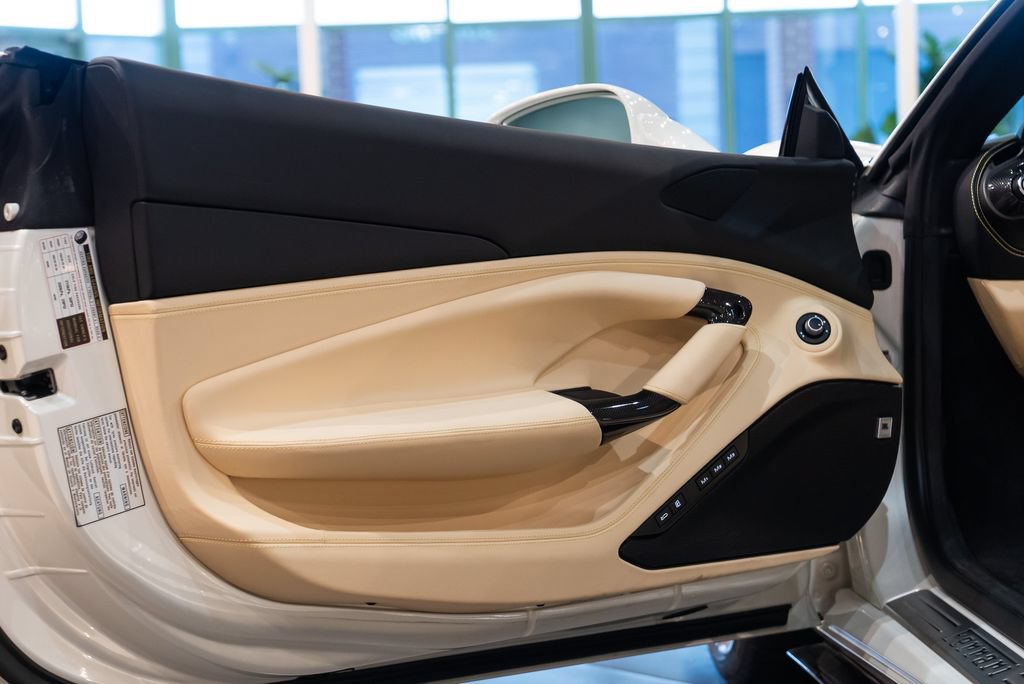Certified 2023 Ferrari F8 Tributo RWD image 27