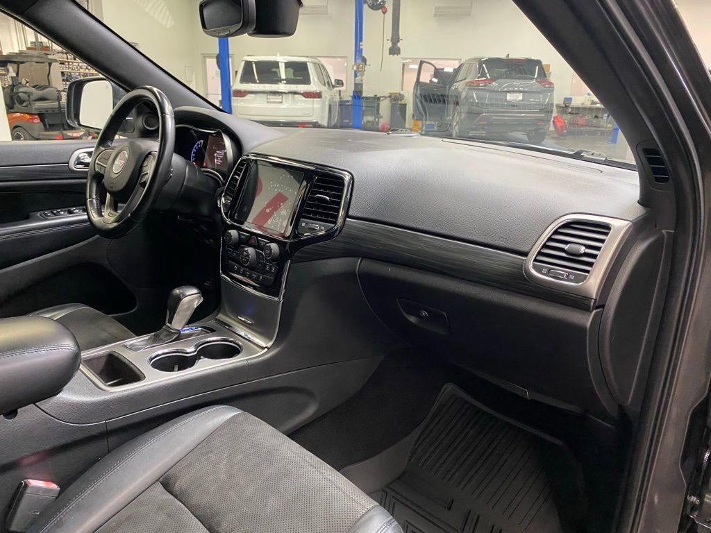 Used 2020 Jeep Grand Cherokee Altitude image 16