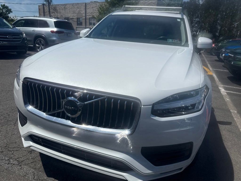 Used 2022 Volvo XC90 T6 Momentum w/ Advanced Package AWD/4WD image 2