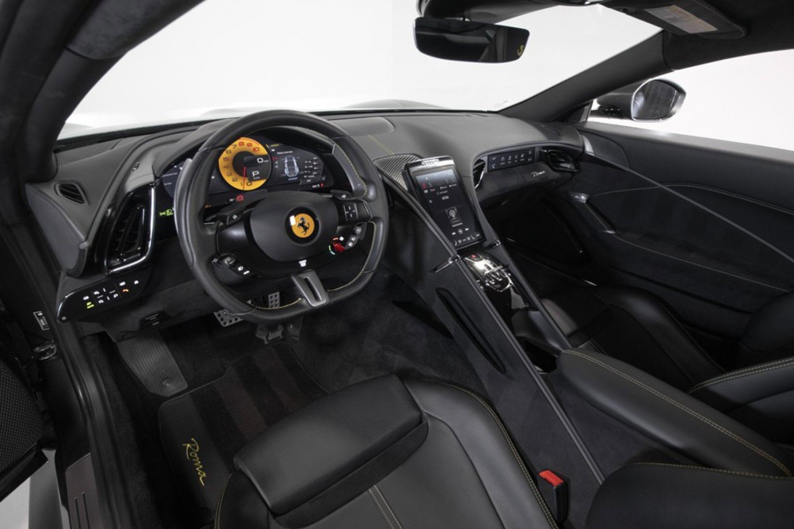 Used 2021 Ferrari Roma RWD image 5