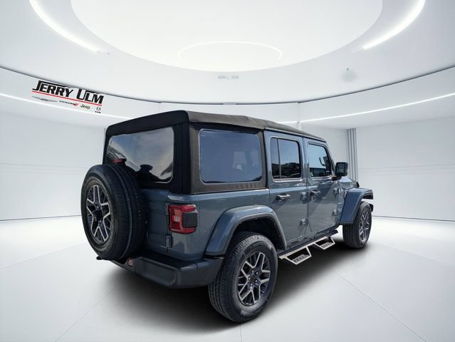 Used 2024 Jeep Wrangler Unlimited Sahara w/ Technology Group AWD/4WD image 3