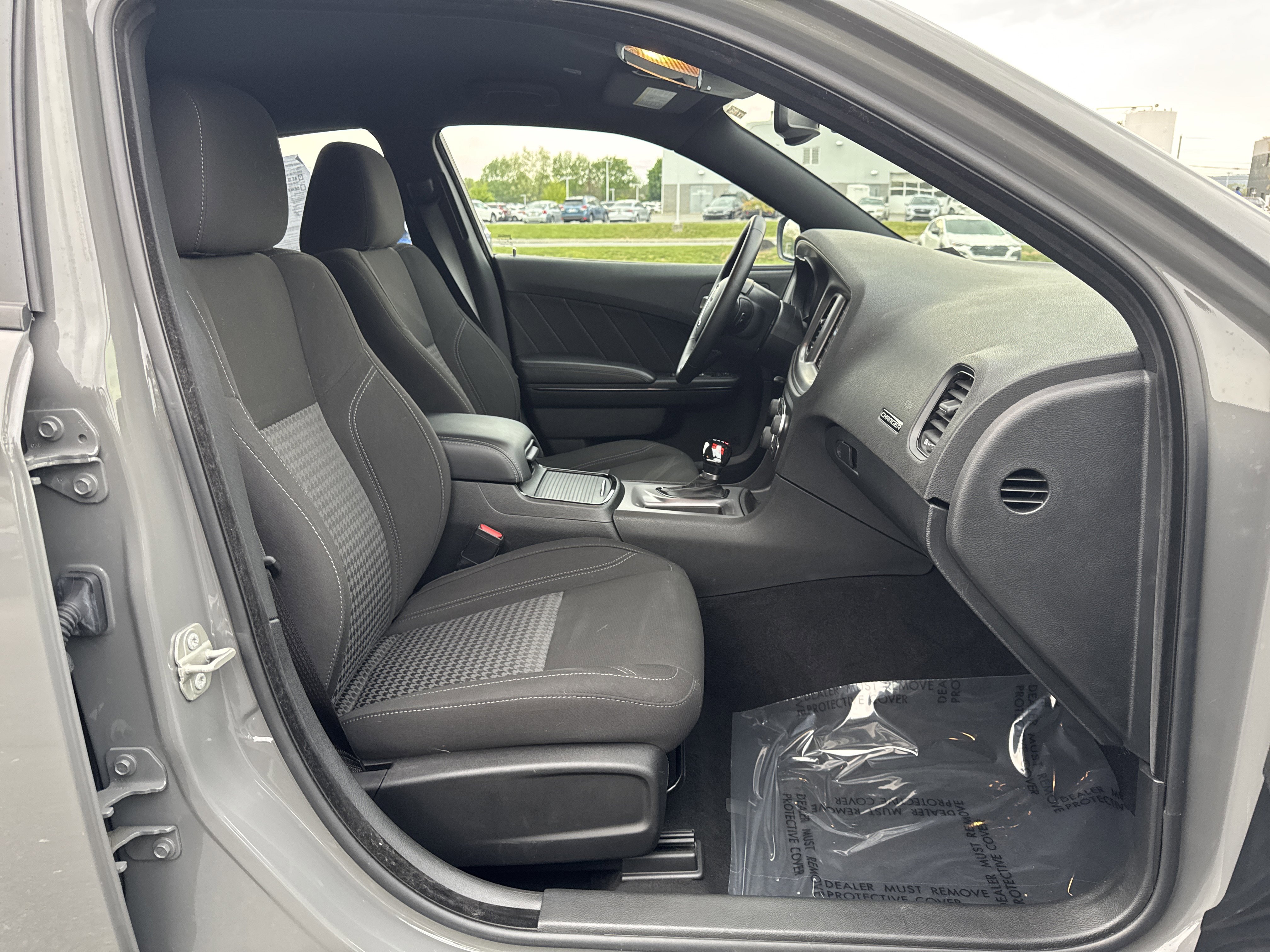Used 2023 Dodge Charger SXT w/ Blacktop Package AWD/4WD image 14