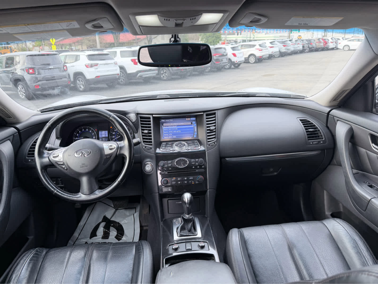 Used 2017 INFINITI QX70 AWD w/ Premium Package image 14