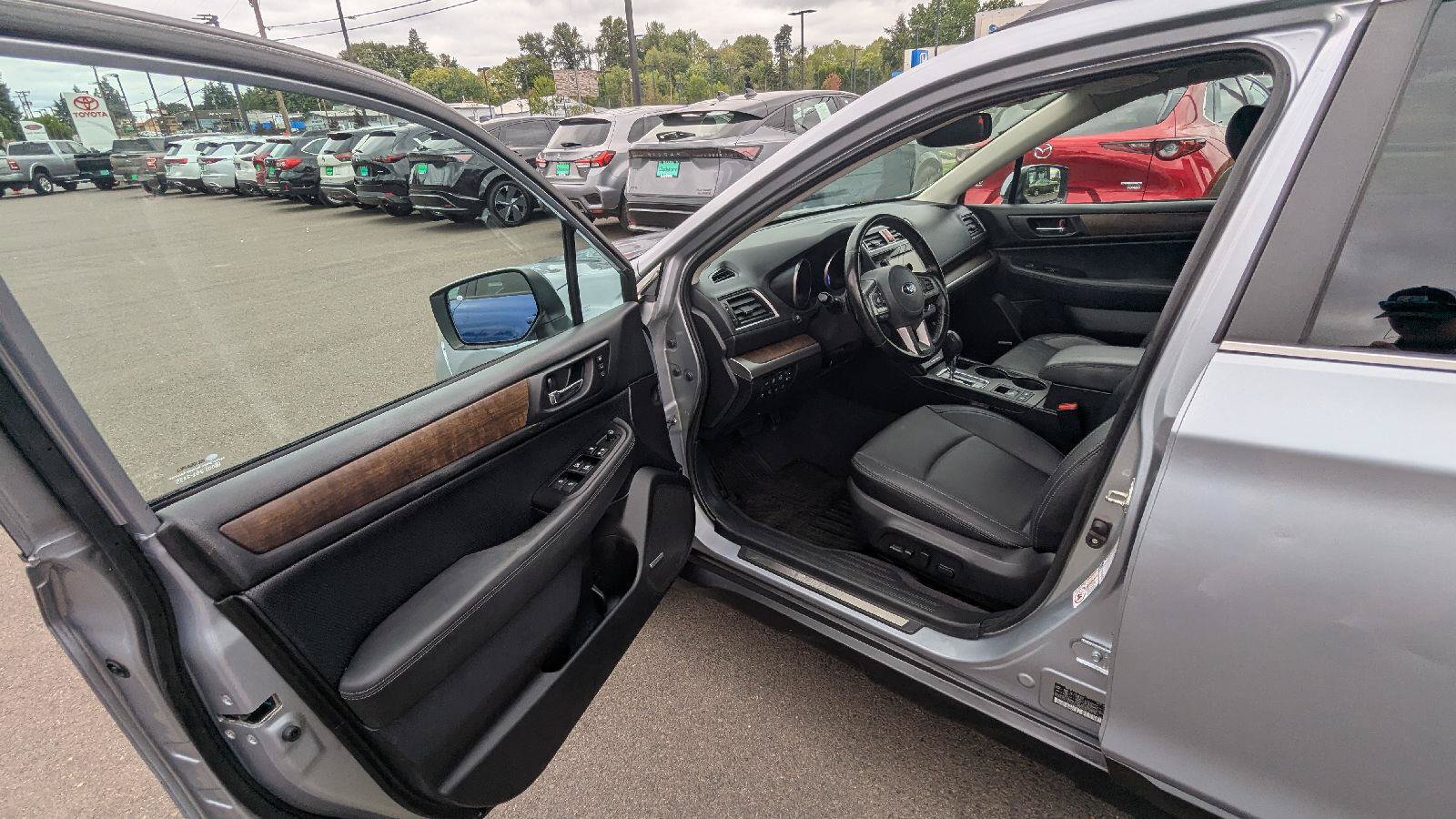 Used 2016 Subaru Outback 2.5i Limited AWD/4WD image 17
