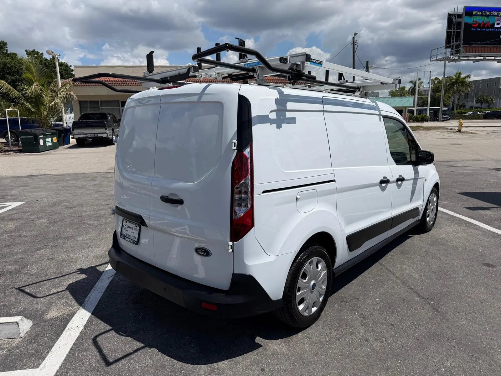 Used 2023 Ford Transit Connect XLT FWD image 5