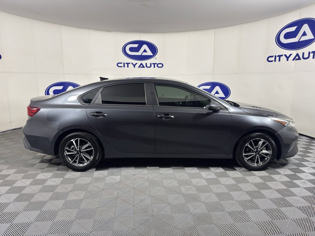 Used 2023 Kia Forte LXS image 2