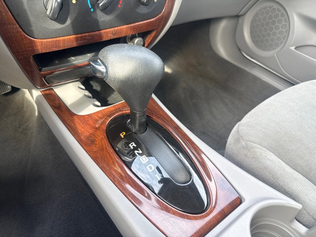 Used 2006 Ford Taurus SEL image 16