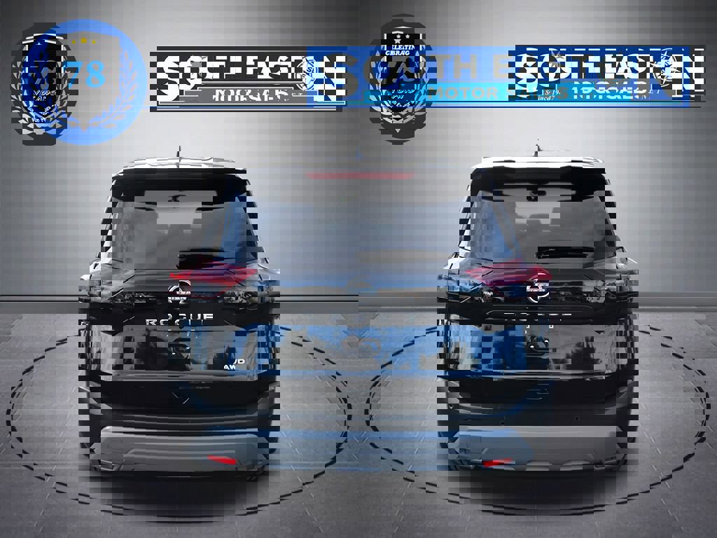 Used 2023 Nissan Rogue S image 4