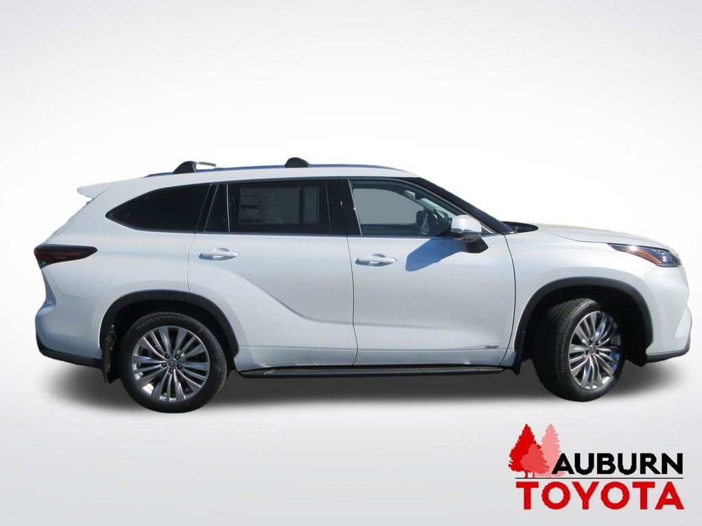 New 2026 Toyota Highlander Platinum AWD/4WD image 2