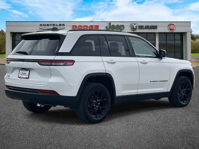 Used 2024 Jeep Grand Cherokee Altitude image 29