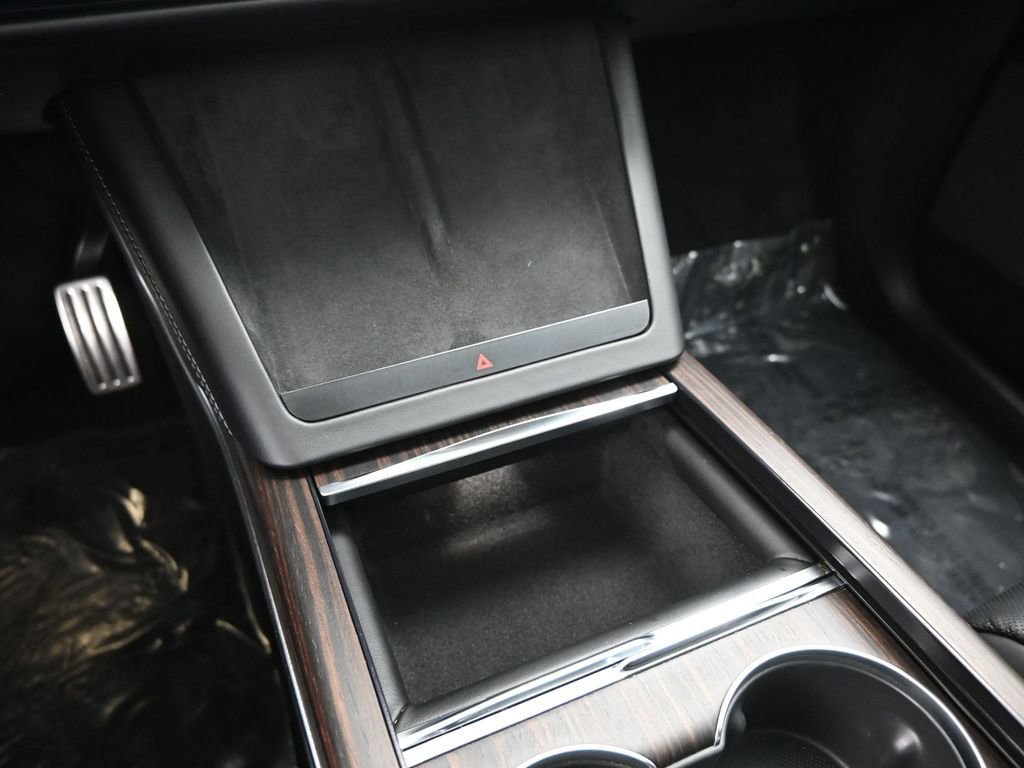 Used 2024 Tesla Model X image 13