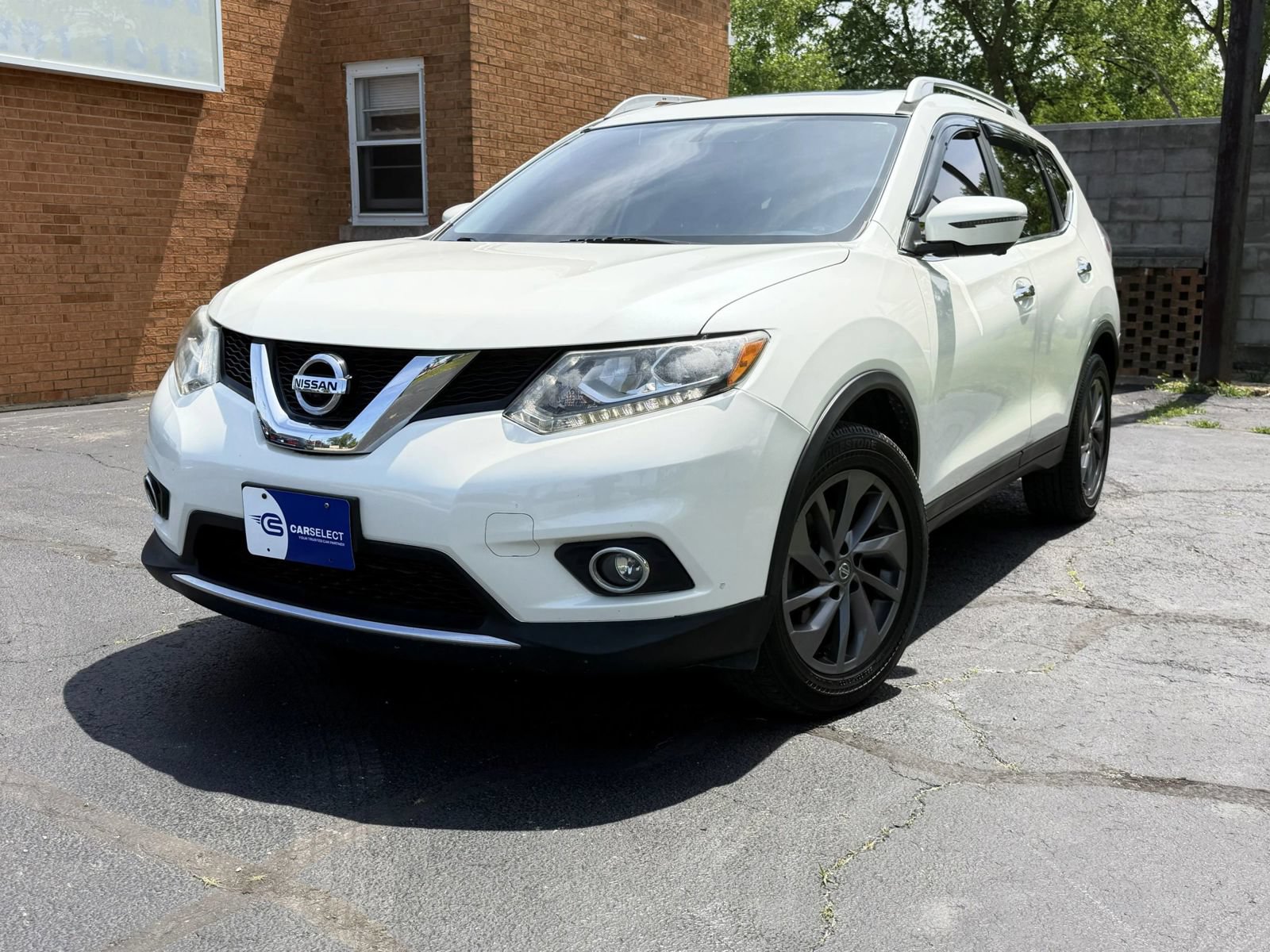 Used 2016 Nissan Rogue SL w/ SL Premium Package AWD/4WD image 2