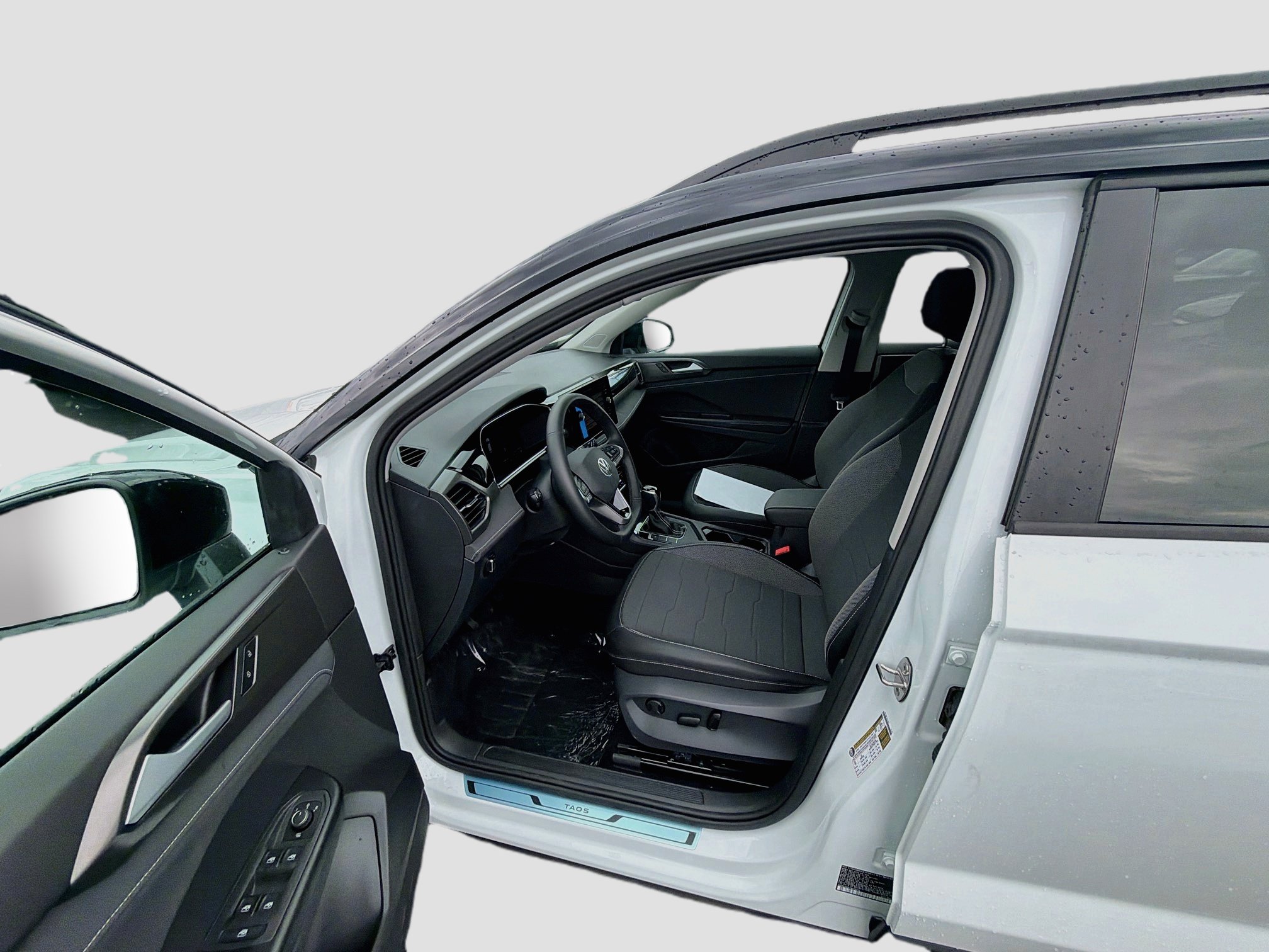 New 2026 Volkswagen Taos SE FWD image 16