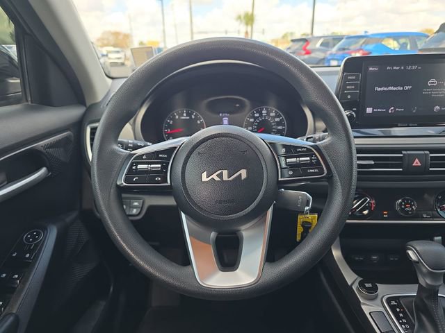 Used 2023 Kia Seltos LX image 23