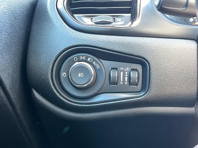 Certified 2019 Jeep Renegade Altitude w/ Quick Order Package 22M image 22