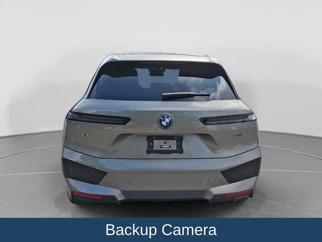 Used 2023 BMW iX xDrive50 w/ Sport Package AWD/4WD image 6