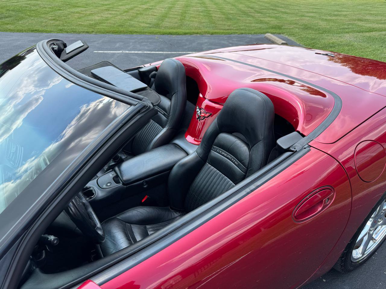 Used 2004 Chevrolet Corvette Convertible w/ Preferred Equipment Group RWD image 20