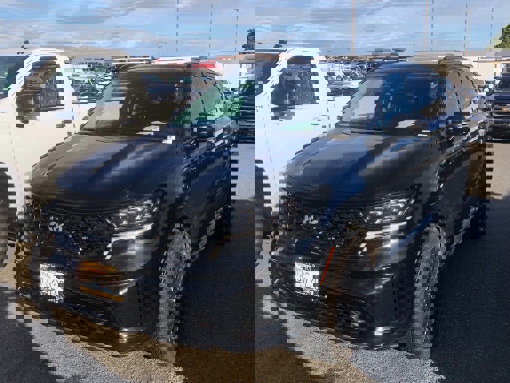 Used 2023 Kia Sorento SX