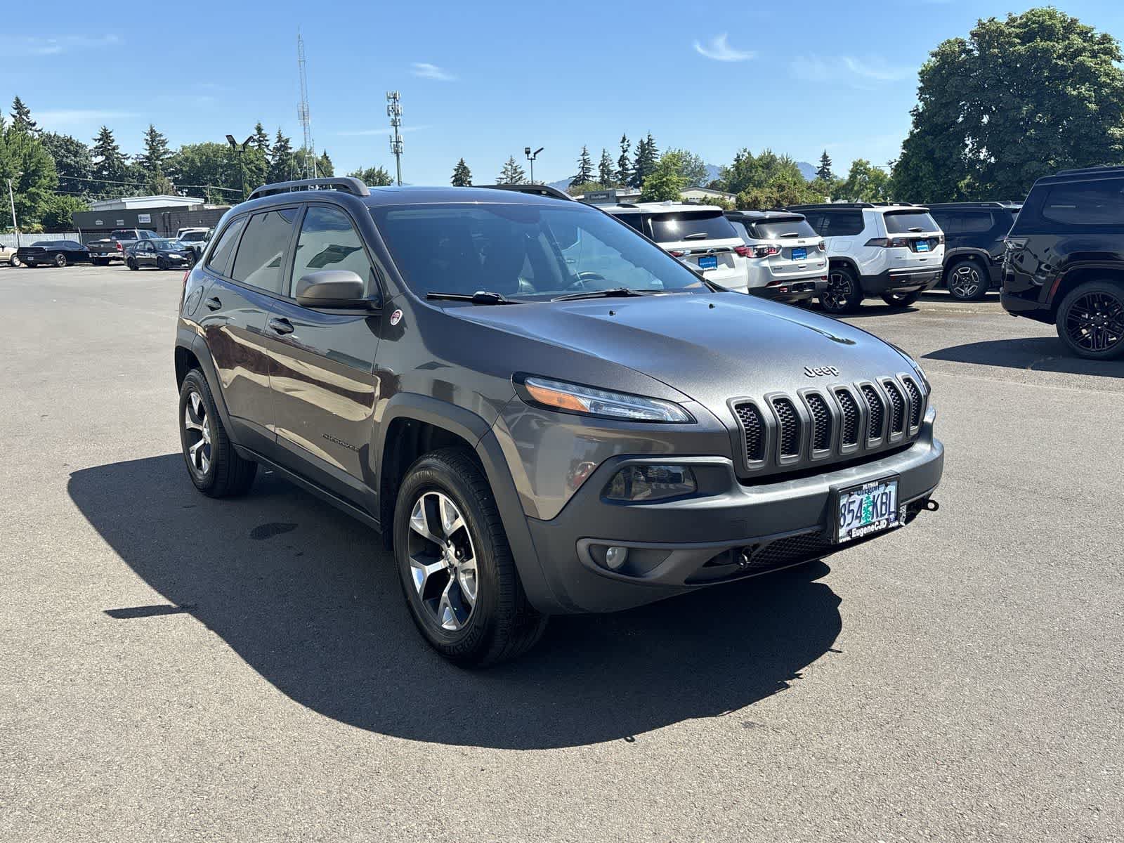 Used 2014 Jeep Cherokee Trailhawk w/ Comfort/Convenience Group AWD/4WD image 7
