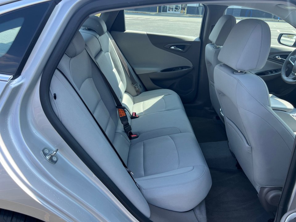 Used 2017 Chevrolet Malibu Hybrid w/ Driver Confidence Package image 33