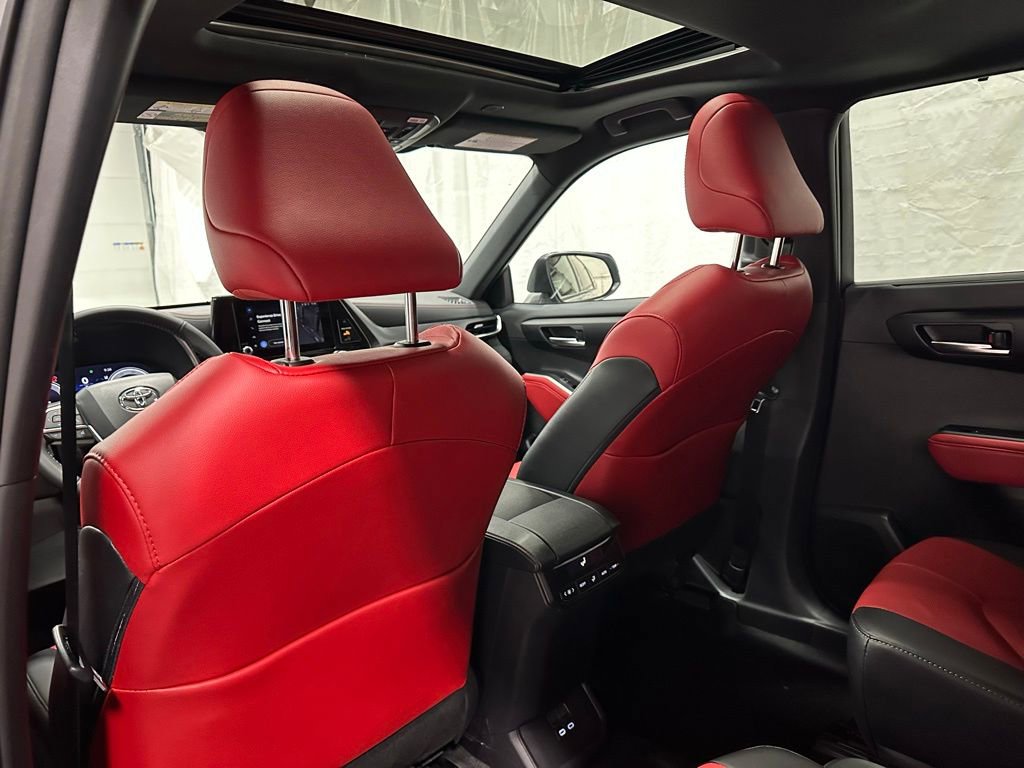Used 2025 Toyota Highlander XSE image 48