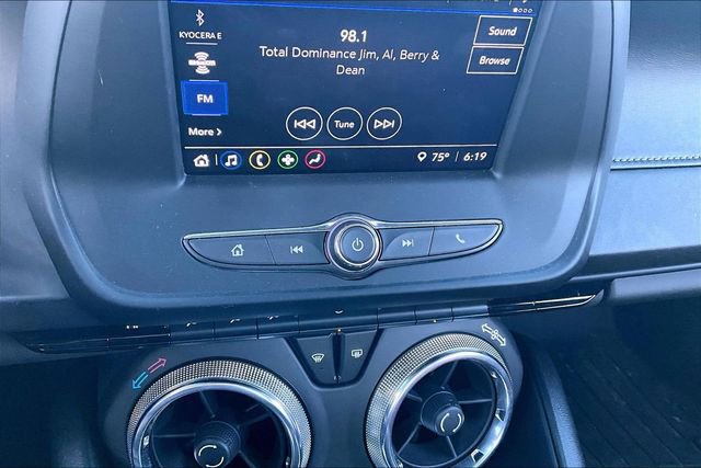 Used 2021 Chevrolet Camaro LT image 31