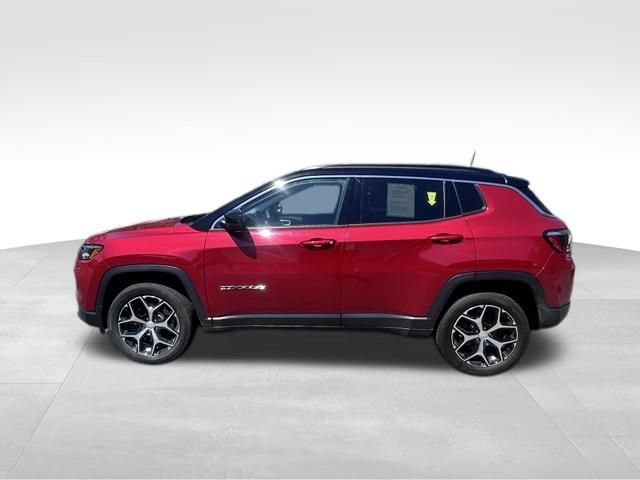 Used 2024 Jeep Compass Limited AWD/4WD image 3
