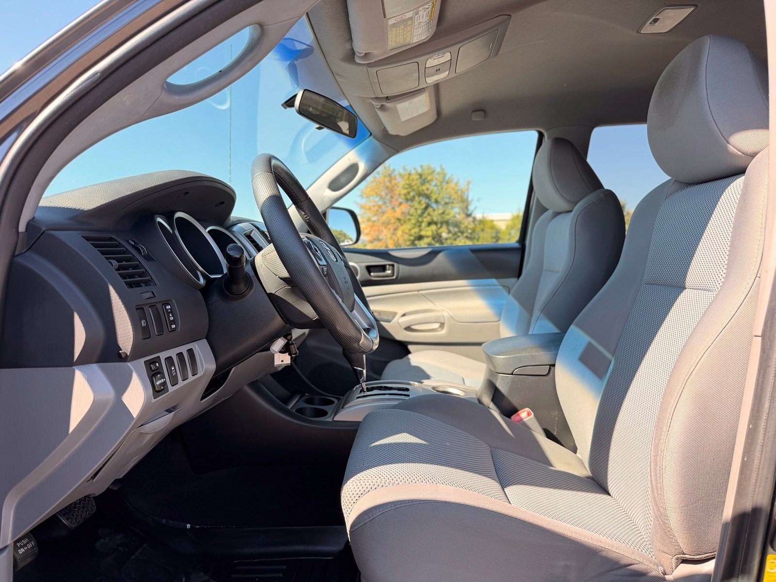 Used 2014 Toyota Tacoma PreRunner w/ TRD Sport Package RWD image 16