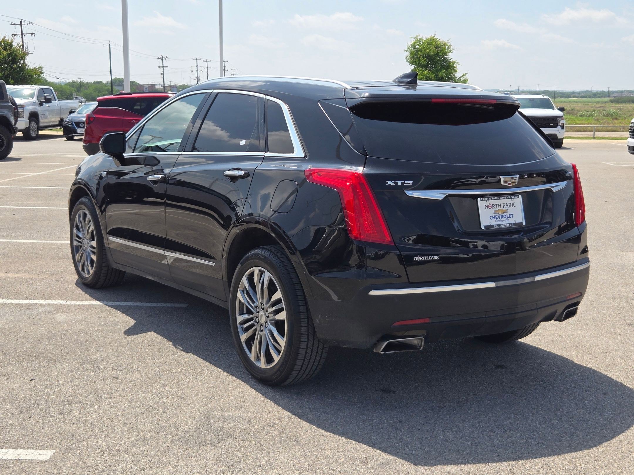 Used 2018 Cadillac XT5 Premium Luxury FWD image 5