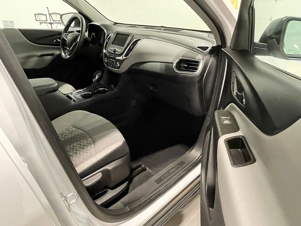 Used 2023 Chevrolet Equinox LS image 24