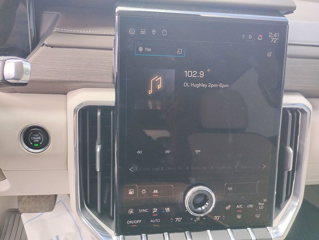 Used 2024 GMC Acadia Denali FWD image 11