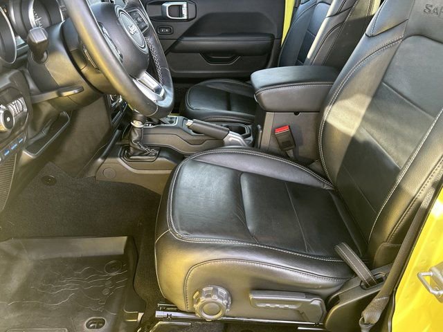 Certified 2022 Jeep Wrangler Unlimited Sahara w/ Cold Weather Group image 9