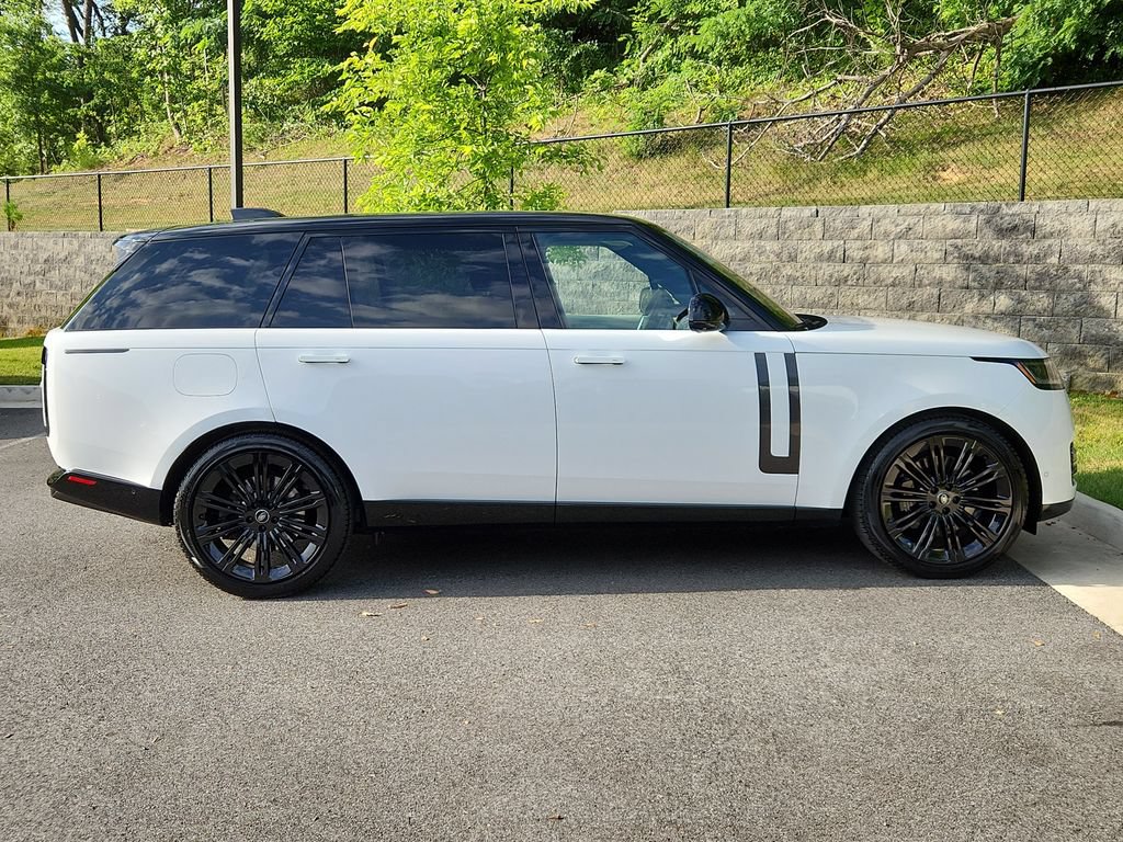 Used 2022 Land Rover Range Rover Long Wheelbase SE AWD/4WD image 11