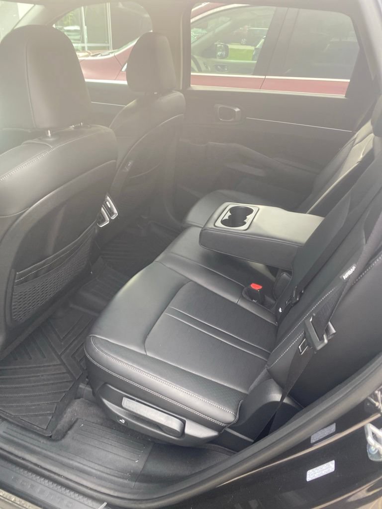 Used 2025 Kia Sorento S w/ Panoramic Sunroof Package FWD image 9
